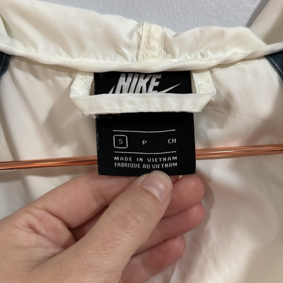 Vintage Men Nike Sail Ash Green Windrunner Jacket size Small - Picture 6 of 8